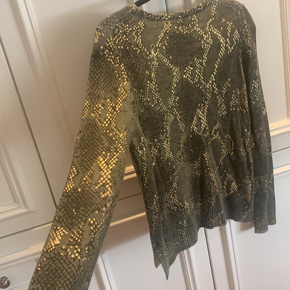 Generation Love Green and gold python pattern sweater - Picture 4 of 4